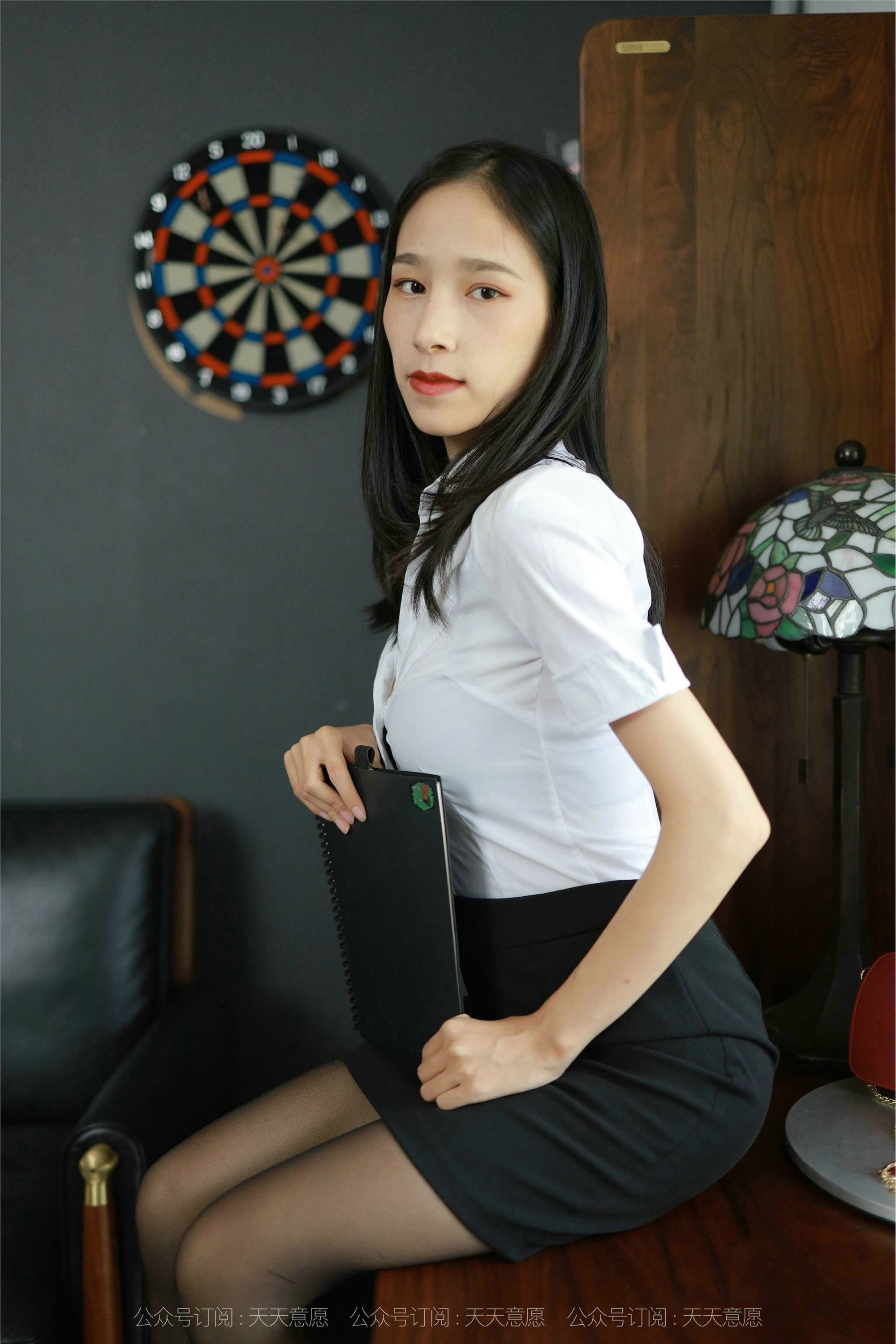 IESS异思趣向  2021.09.15 丝享家919：美子《红色高跟鞋》